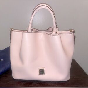 Authentic Dooney & Bourke Saffiano Barlow. Color: Blush.